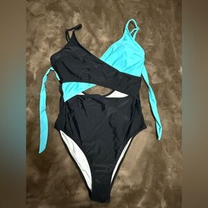 Women’s bathing suit. Size medium.